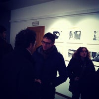 Foto tomada en Spazio Labo&amp;#39; - Centro di Fotografia  por Roberto A. el 1/27/2012