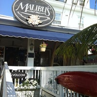 7/29/2011 tarihinde parkerismziyaretçi tarafından Malibu&amp;#39;s Surf Shop'de çekilen fotoğraf