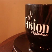 Снимок сделан в Fusion Coffeehouse пользователем Jonathan L. 5/23/2011