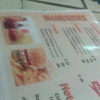 รูปภาพถ่ายที่ Mister Burger โดย Fco. Javier เมื่อ 8/21/2012