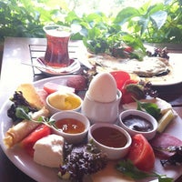 Photo taken at Fua Cafe Restaurant by Elif Özbey on 6/30/2012