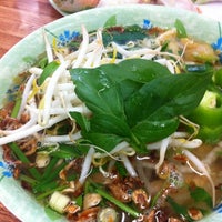 6/23/2012 tarihinde yukaoziyaretçi tarafından Pho 75 #2 Oriental Restaurant'de çekilen fotoğraf