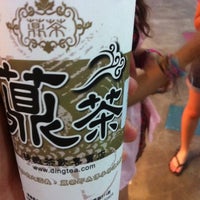 Photo taken at Ding Tea 鼎茶 by Angoose L. on 1/30/2012
