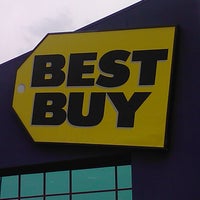Photo taken at Best Buy by Janet T. on 7/24/2011