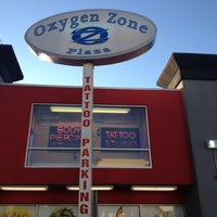 Foto diambil di Oxygen Tattoo &amp;amp; Body Piercing Studio oleh Chandler Y. pada 4/24/2012