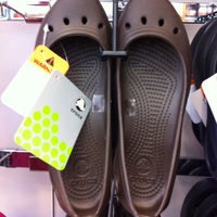 crocs store partridge creek