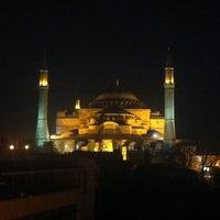 รูปภาพถ่ายที่ Celal Sultan Hotel โดย Anna S. เมื่อ 3/24/2012