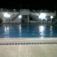 Photo taken at Swimming Pool กรมยุทธโยธา by Puttida C. on 4/17/2012