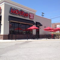 Das Foto wurde bei MOOYAH Burgers, Fries &amp;amp; Shakes von Kyle M. am 6/24/2012 aufgenommen