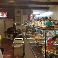 Снимок сделан в King of New York Pizzeria пользователем Devereau C. 8/12/2012