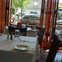 5/25/2012 tarihinde Dan F.ziyaretçi tarafından Basil Leaf Cafe'de çekilen fotoğraf