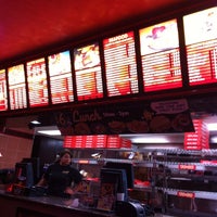 Foto diambil di Happy&amp;#39;s Pizza oleh Michael C. pada 4/22/2012