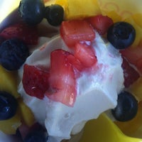 5/17/2012 tarihinde Reka A.ziyaretçi tarafından YogoLaada  - Frozen Yogurt &amp;amp; Cereal Bar'de çekilen fotoğraf