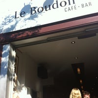 รูปภาพถ่ายที่ Le Boudoir โดย Jacinthe B. เมื่อ 5/21/2012