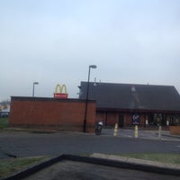 Das Foto wurde bei McDonald&amp;#39;s von Donovan D. am 2/4/2012 aufgenommen