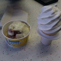Photo taken at Carvel Ice Cream by Erick A. on 3/11/2012