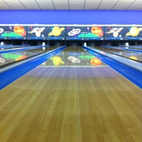 Photo taken at Planet Bowling by Adriano R. on 7/14/2012
