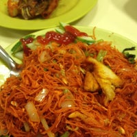 Photo taken at Jamirah Indian Muslim Food by bigzull on 7/11/2012