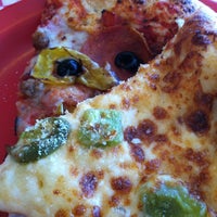 Снимок сделан в Pizza Garden пользователем Chris B. 6/29/2012