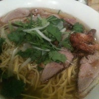 Das Foto wurde bei Huong Restaurant Shoreditch von Martial B. am 6/7/2012 aufgenommen