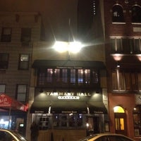 รูปภาพถ่ายที่ Tammany Hall Tavern โดย Greg B. เมื่อ 3/13/2012