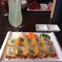 Foto tirada no(a) Qué Rollo Sushi Bar por Alexa R. em 8/17/2014
