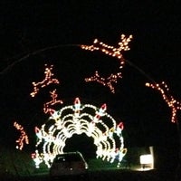 Foto scattata a Glittering Lights da Trinity D. il 11/21/2012