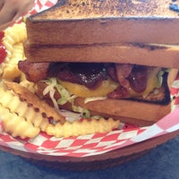 Photo taken at Burgers BBQ &amp;amp; Brews by Lon M. on 9/27/2012