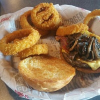 Photo taken at Fuddruckers by Miguel G. on 7/15/2017