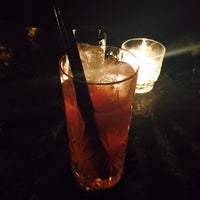 Foto tirada no(a) Experimental Cocktail Club por Esther J. em 9/24/2015