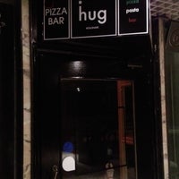 Foto tirada no(a) Hug Pizza Bar por BILAL P. em 7/14/2016