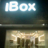 Photo taken at iBox Apple Store by AldHo T. on 3/28/2013