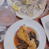 Снимок сделан в Flaherty&amp;#39;s Seafood Grill &amp;amp; Oyster Bar пользователем Aalia _. 7/19/2021