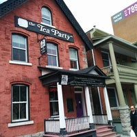 11/21/2014에 Zsofi N.님이 The Tea Party Cafe (Byward and Glebe 103 Fourth Ave)에서 찍은 사진