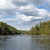 Photo taken at Chattahoochee River - East Palisades Area - National Recreation Area by Amy W. on 10/18/2016