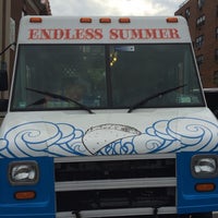 Photo taken at Endless Summer Taco Truck by Manolo on 5/12/2014