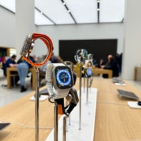 Photo taken at Apple Southampton by Gonny Z. on 3/12/2023
