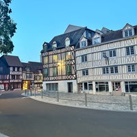 Photo taken at Rouen by Gonny Z. on 5/18/2023