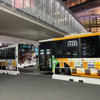 Photo taken at Shibuya Sta. East Exit Bus Terminal by みやさゃちぃ 3. on 11/6/2022