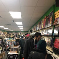 11/24/2017 tarihinde Lara Z.ziyaretçi tarafından Scotti&amp;#39;s Record Shop'de çekilen fotoğraf