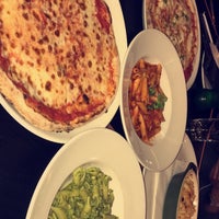 Photo taken at Pizzeria &amp;amp; Pasqua by Najla.Alr on 1/23/2018