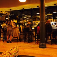 11/11/2014 tarihinde Rosanne M.ziyaretçi tarafından COLORS Restaurant'de çekilen fotoğraf