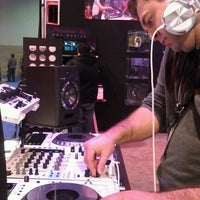 1/26/2013에 Mobius G.님이 American DJ Booth #5774 | The NAMM Show 2013에서 찍은 사진