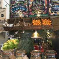 Das Foto wurde bei Durso Cafe &amp;amp; Juice Bar von Jennifer D. am 5/26/2016 aufgenommen