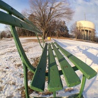รูปภาพถ่ายที่ Tower Park โดย Ben W. เมื่อ 2/3/2014
