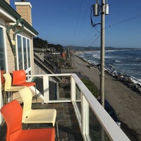 Photo taken at Landis Shores - An Oceanfront Bed and Breakfast Inn by Wilson F. on 4/25/2017