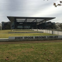 Foto tirada no(a) John Spoor Broome Library por Cynthia O. em 12/4/2015