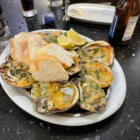 Foto diambil di Deanie&amp;#39;s Seafood Restaurant in the French Quarter oleh Rob B. pada 12/31/2023