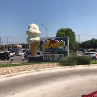 Photo taken at Andy&amp;#39;s Frozen Custard by Rob B. on 6/1/2018