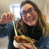 2/23/2018 tarihinde Kathleen M.ziyaretçi tarafından Grilled Cheese Mania'de çekilen fotoğraf